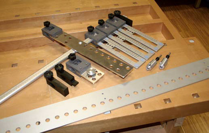 Hinges and mounting plates