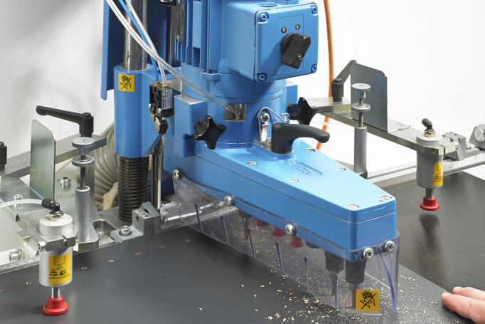 Máquinas automáticas de perfuração e prensagem