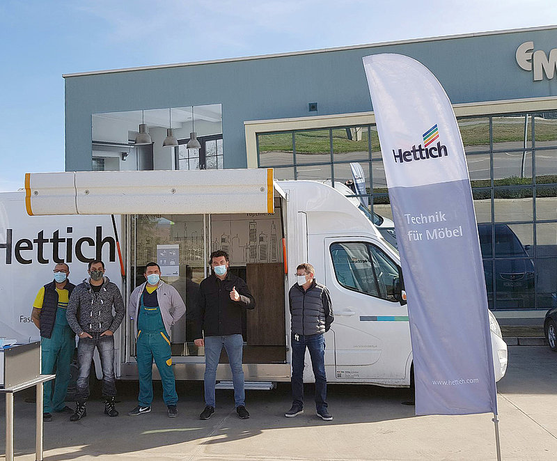 ”Hettich on tour”: the roadshow is passing through several European countries and brings the latest top new products directly to fabricators and specialist retailers. Photo: Hettich
