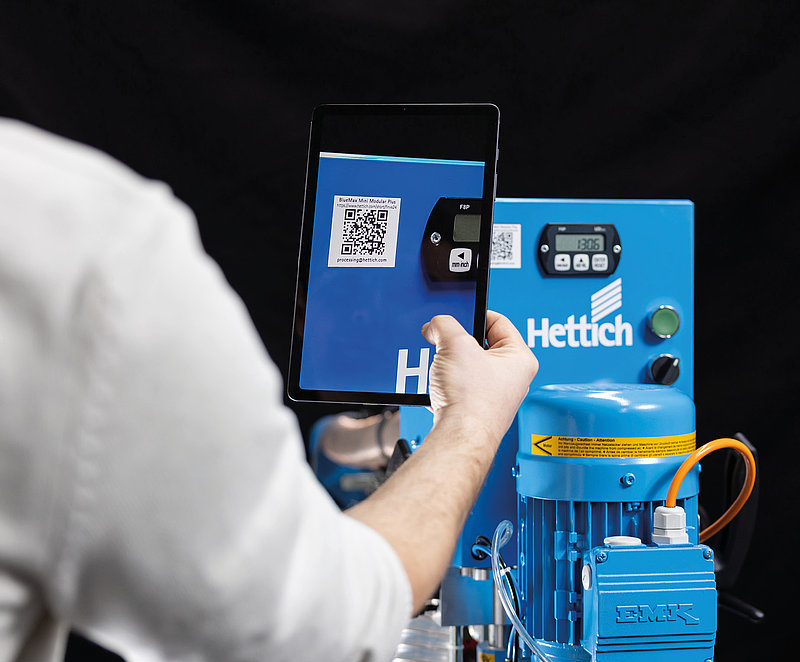 The QR code on the BlueMax machine takes users directly to the Hettich Technical Assistant, which provides help on installing and setting the machine. Photo: Hettich
