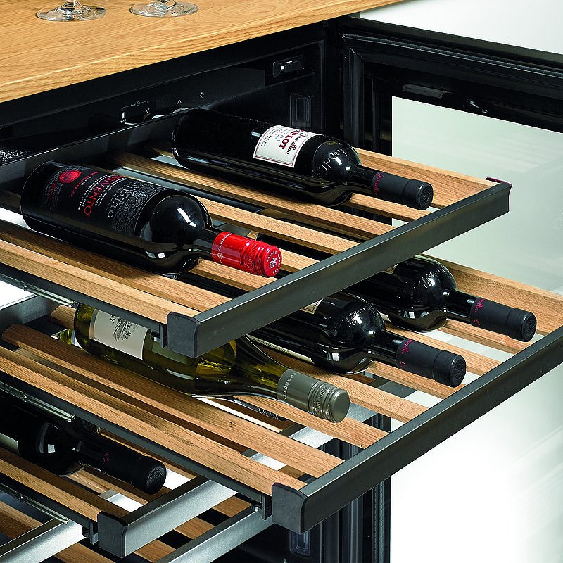 Le système de coulisses Quadro Compact FE 20 pour les armoires à vin réfrigérées (2022)