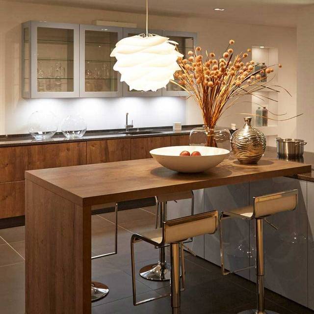 Dining counters as the centre piece for the space
